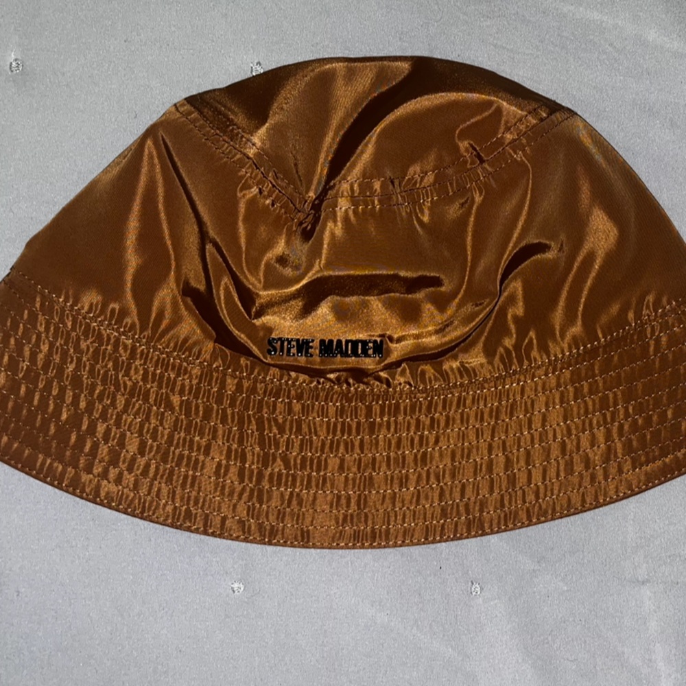 NWOT Steve Madden Bucket Hat